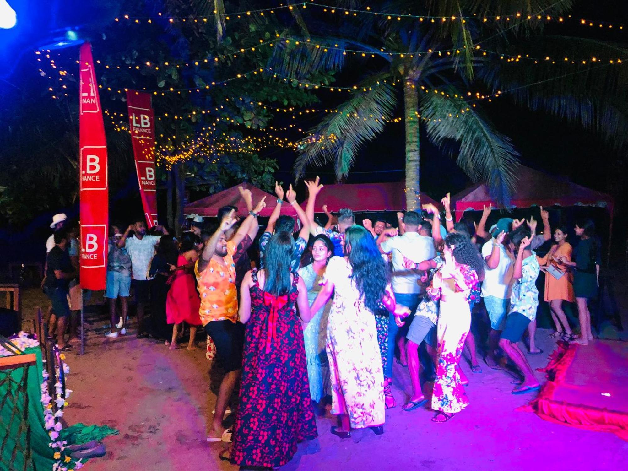 Honey Beach Negombo Exterior photo
